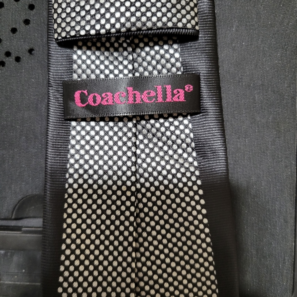 Tie - Picture 3 of 4